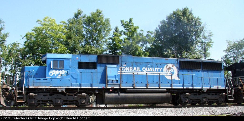 NS 5413 has its Conrail numbers showing through
